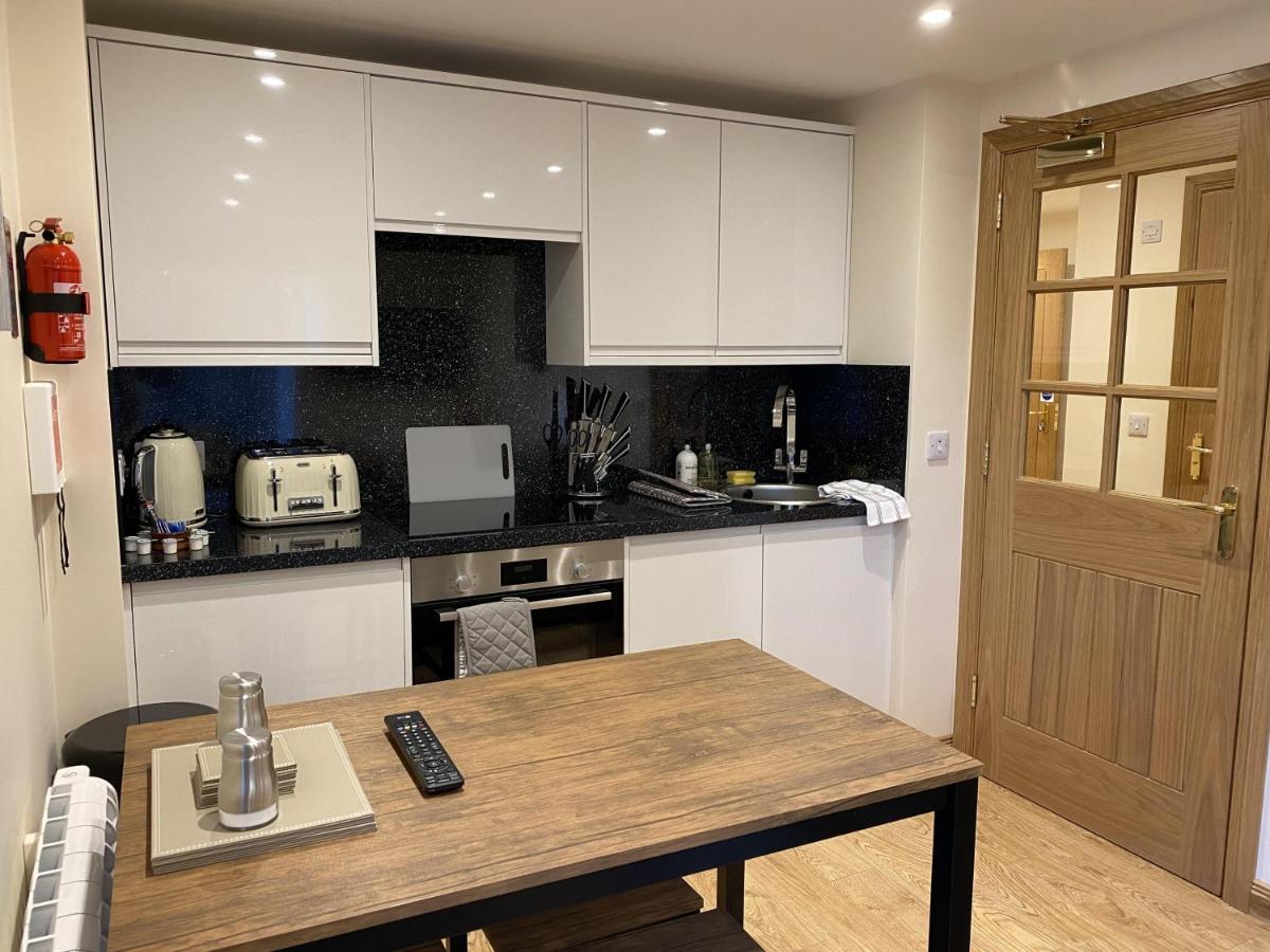 Waverley Inn Holiday Apartments Инвернесс Экстерьер фото