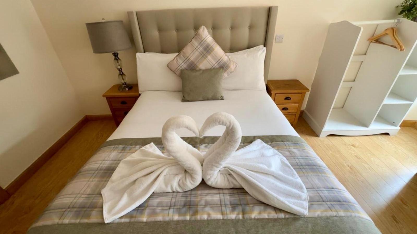 Waverley Inn Holiday Apartments Инвернесс Экстерьер фото